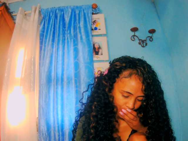 prettygirls11 live cam on BongaCams