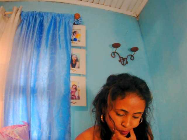prettygirls11 live cam on BongaCams