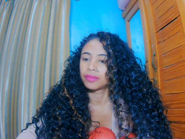 prettygirls11 live cam on BongaCams