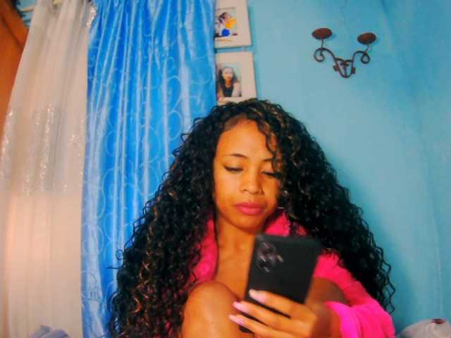 prettygirls11 live cam on BongaCams