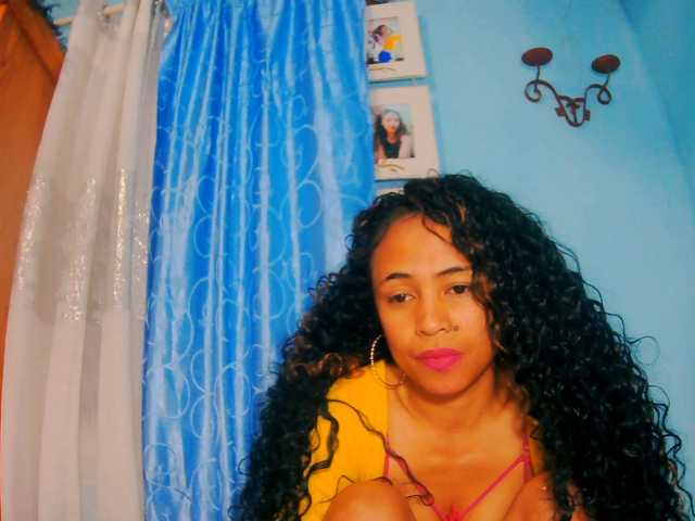 prettygirls11 live cam on BongaCams