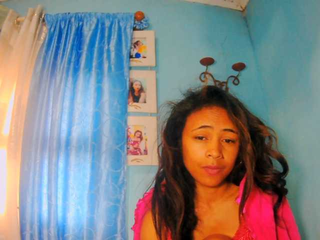 prettygirls11 live cam on BongaCams