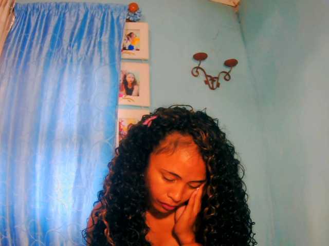 prettygirls11 live cam on BongaCams