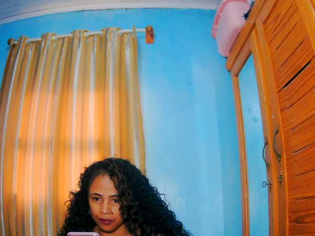 prettygirls11 live cam on BongaCams
