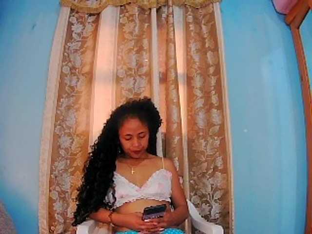 prettygirls11 live cam on BongaCams