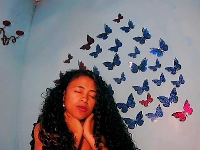 prettygirls11 live cam on BongaCams