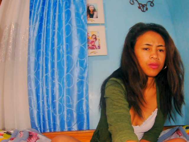 prettygirls11 live cam on BongaCams