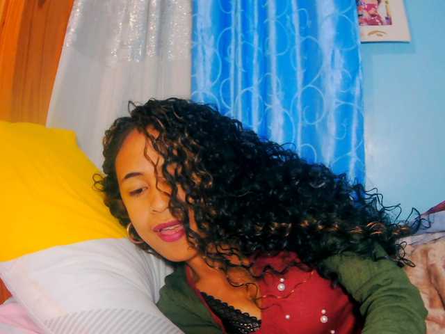 prettygirls11 live cam on BongaCams
