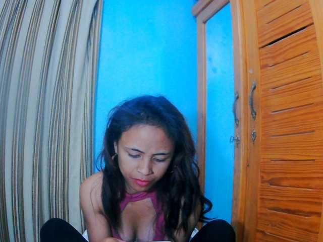 prettygirls11 live cam on BongaCams