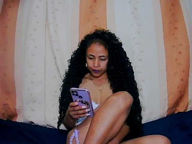 prettygirls11 live cam on BongaCams