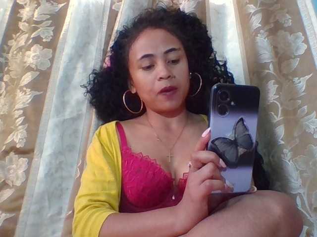 prettygirls11 live cam on BongaCams