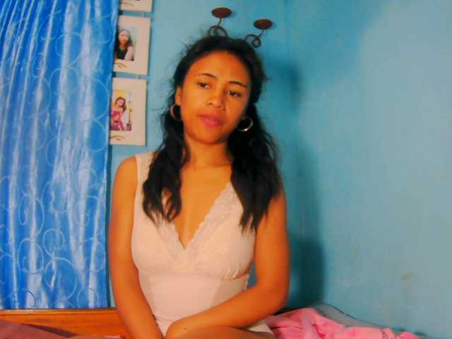 prettygirls11 live cam on BongaCams
