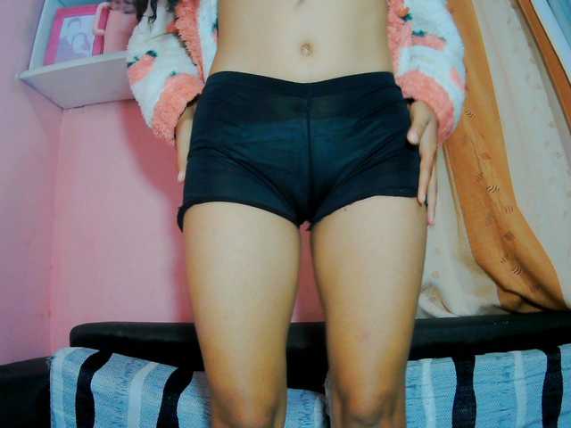 prettygirls11 live cam on BongaCams