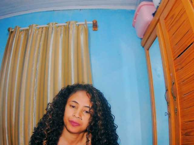 prettygirls11 live cam on BongaCams