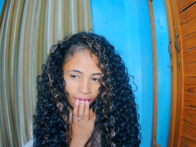 prettygirls11 live cam on BongaCams
