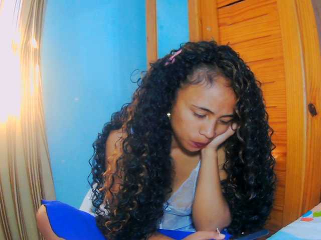prettygirls11 live cam on BongaCams