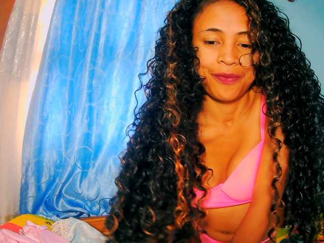 prettygirls11 live cam on BongaCams