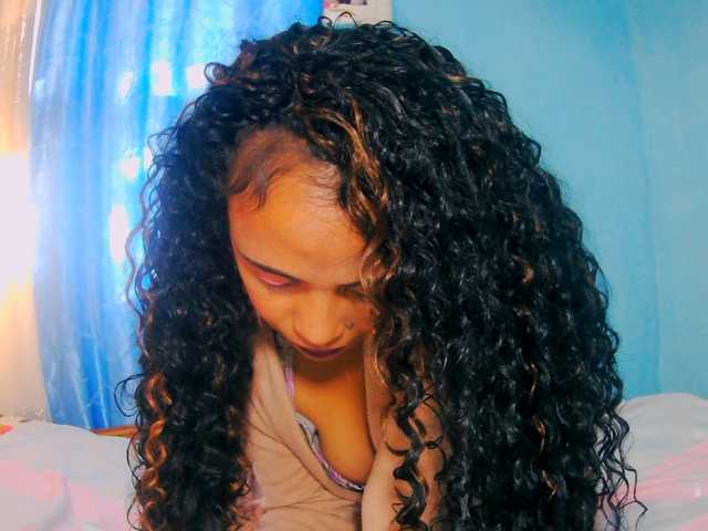 prettygirls11 live cam on BongaCams