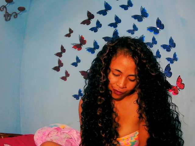 prettygirls11 live cam on BongaCams