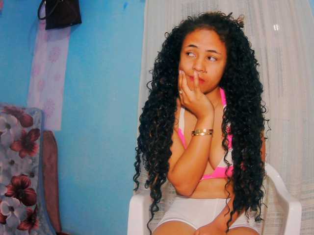 prettygirls11 live cam on BongaCams