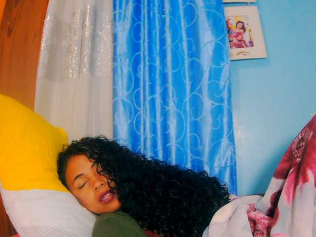 prettygirls11 live cam on BongaCams