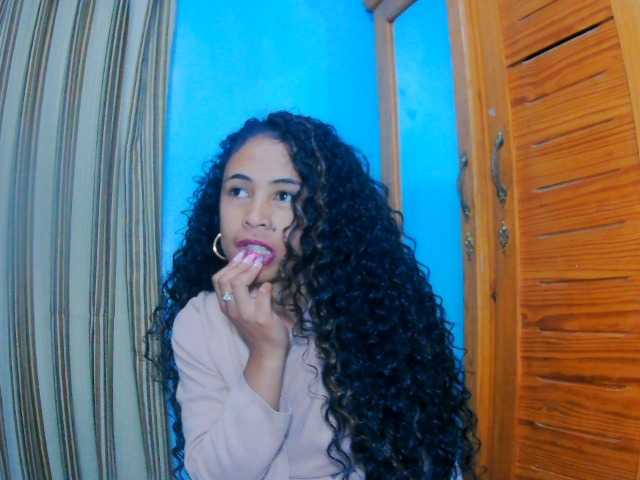 prettygirls11 live cam on BongaCams