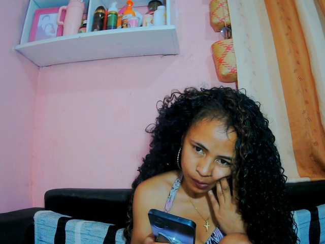 prettygirls11 live cam on BongaCams