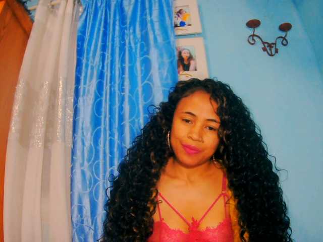 prettygirls11 live cam on BongaCams