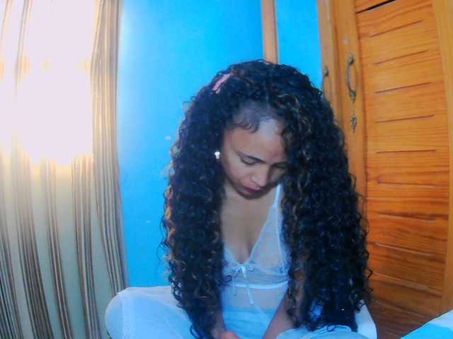 prettygirls11 live cam on BongaCams