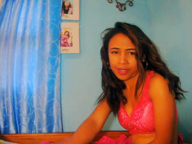 prettygirls11 live cam on BongaCams