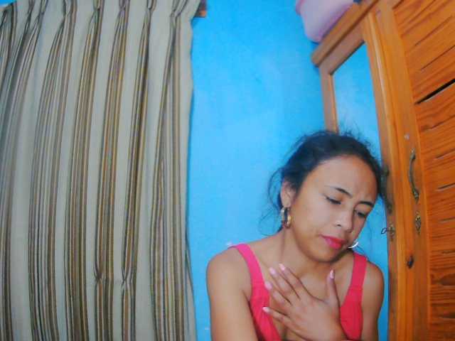 prettygirls11 live cam on BongaCams