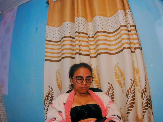 prettygirls11 live cam on BongaCams