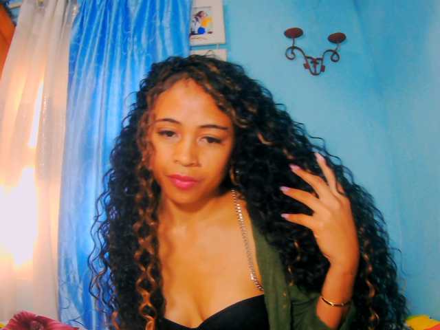 prettygirls11 live cam on BongaCams