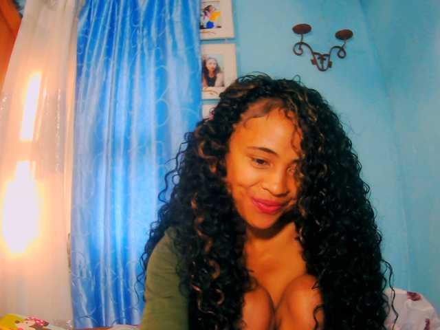 prettygirls11 live cam on BongaCams