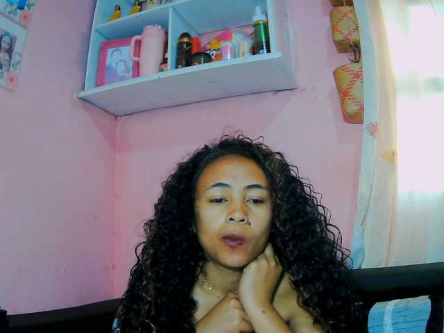 prettygirls11 live cam on BongaCams