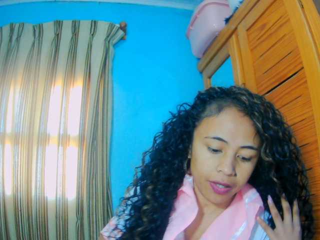 prettygirls11 live cam on BongaCams