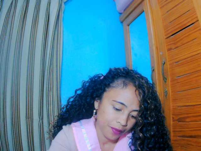 prettygirls11 live cam on BongaCams