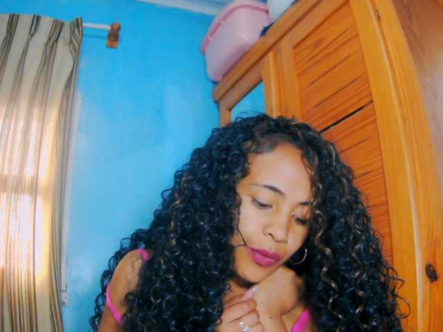prettygirls11 live cam on BongaCams