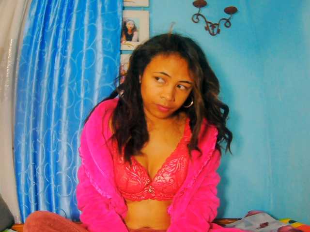 prettygirls11 live cam on BongaCams