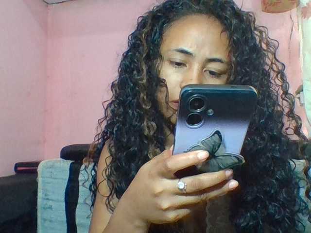 prettygirls11 live cam on BongaCams