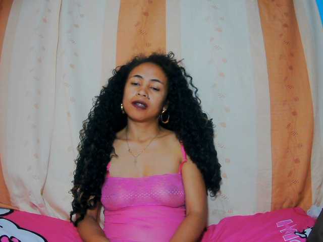 prettygirls11 live cam on BongaCams