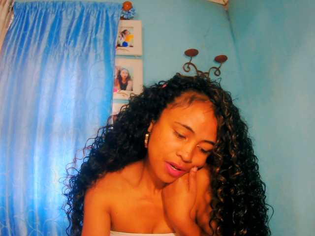 prettygirls11 live cam on BongaCams