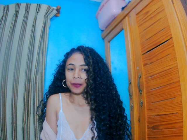 prettygirls11 live cam on BongaCams