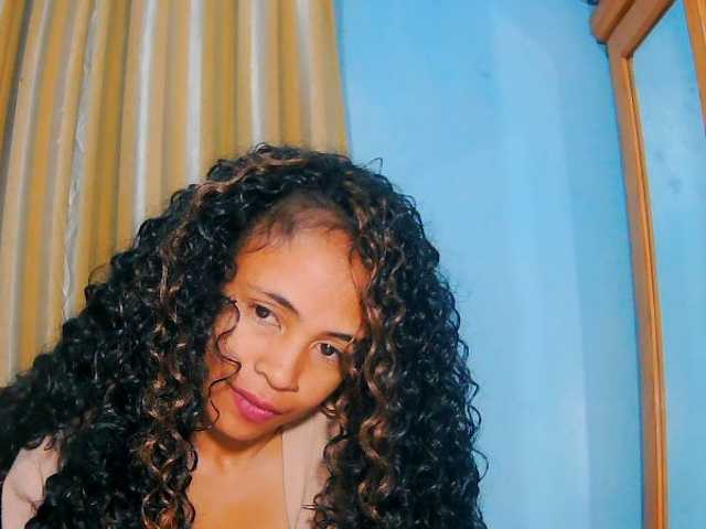 prettygirls11 live cam on BongaCams