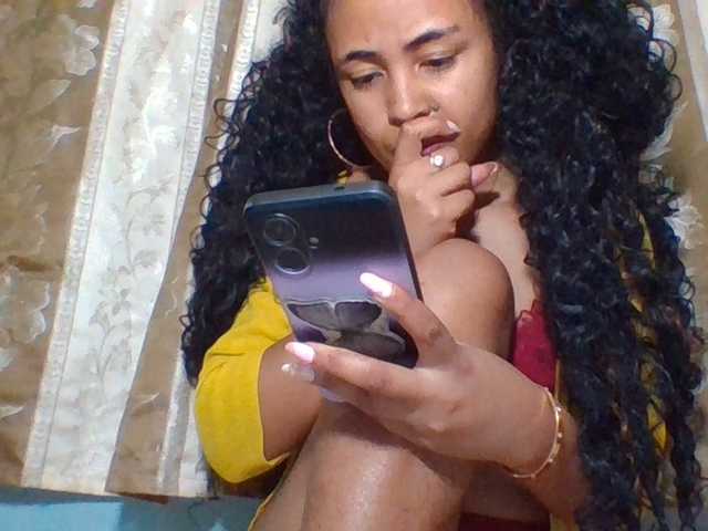 prettygirls11 live cam on BongaCams