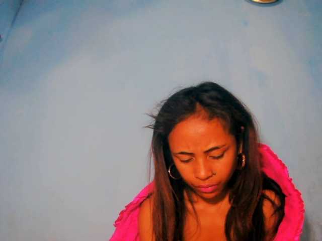 prettygirls11 live cam on BongaCams