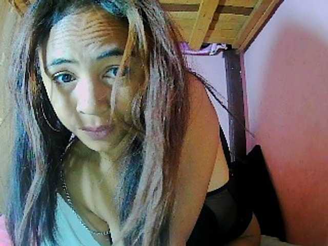 prettygirls11 live cam on BongaCams