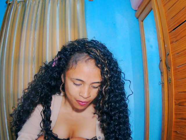prettygirls11 live cam on BongaCams