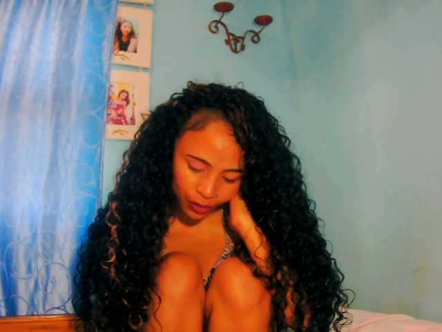 prettygirls11 live cam on BongaCams