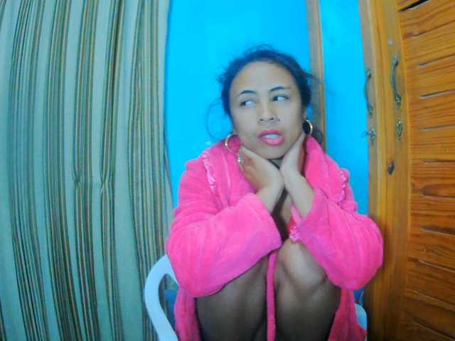prettygirls11 live cam on BongaCams
